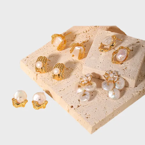 Freshwater Pearl Stud Earrings