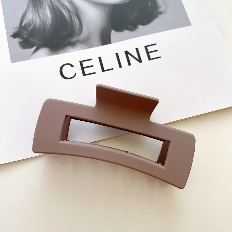 Clip De Tiburón Grande Helado De Temperamento Coreano display picture 6