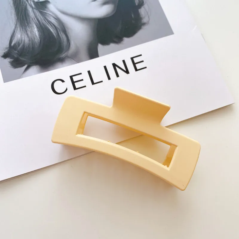 Clip De Tiburón Grande Helado De Temperamento Coreano display picture 9