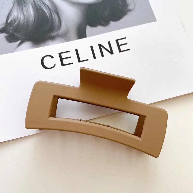 Clip De Tiburón Grande Helado De Temperamento Coreano display picture 12