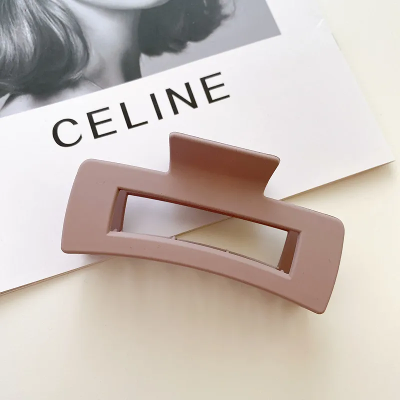 Clip De Tiburón Grande Helado De Temperamento Coreano display picture 15