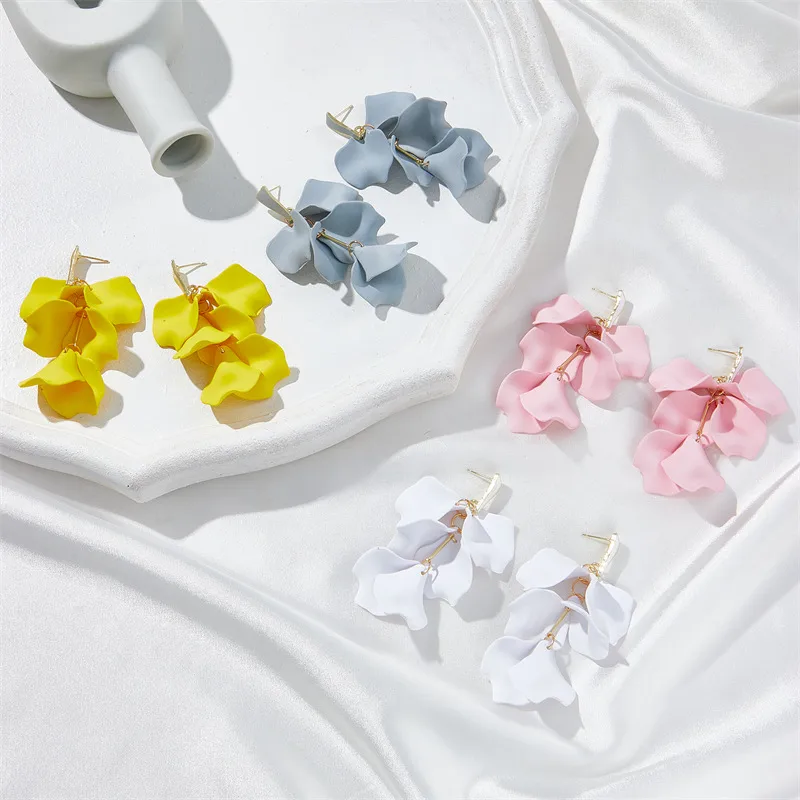 Elegant Flower Alloy Drop Earrings display picture 1