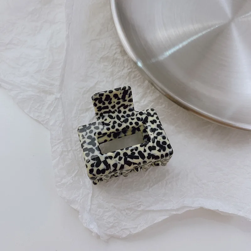 Retro Tortoiseshell Mini Square Hair Clip display picture 7