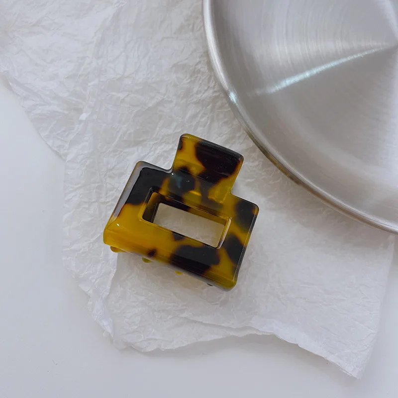 Retro Tortoiseshell Mini Square Hair Clip display picture 8
