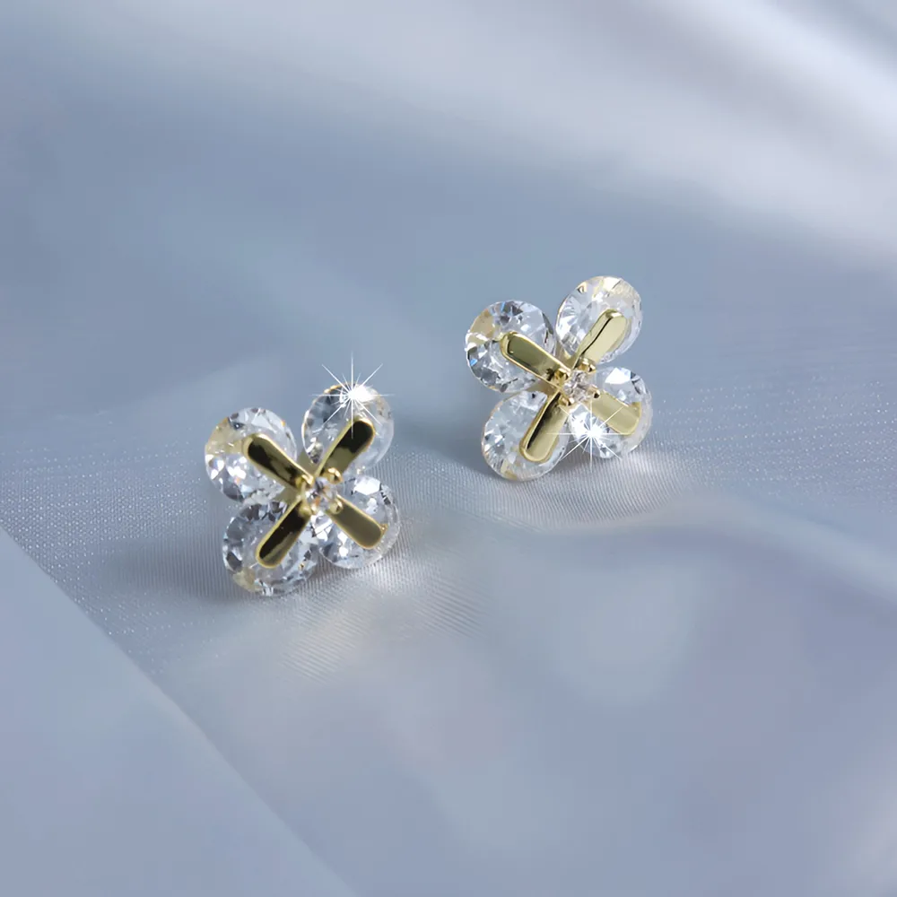 1 Pair Flower Vintage Style Copper Zircon Plating Inlay Ear Studs display picture 4