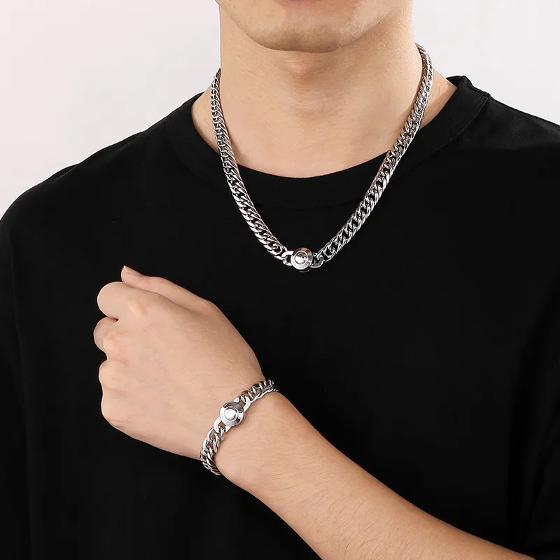 Estilo Simple Acero Titanio Geométrico Color Sólido Pulido Enchapado Chapados en oro de 18k Hombres Conjunto De Joyas display picture 7