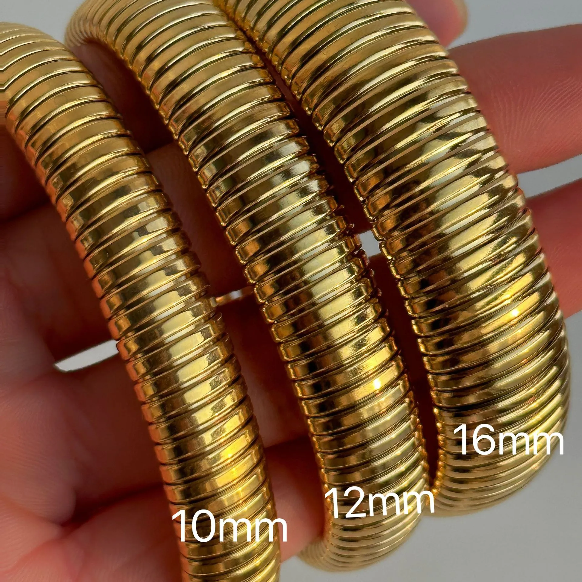 Couleur Unie Style IG De Base Plaqué Or 18K Acier Inoxydable 304 Bracelet En Masse display picture 4