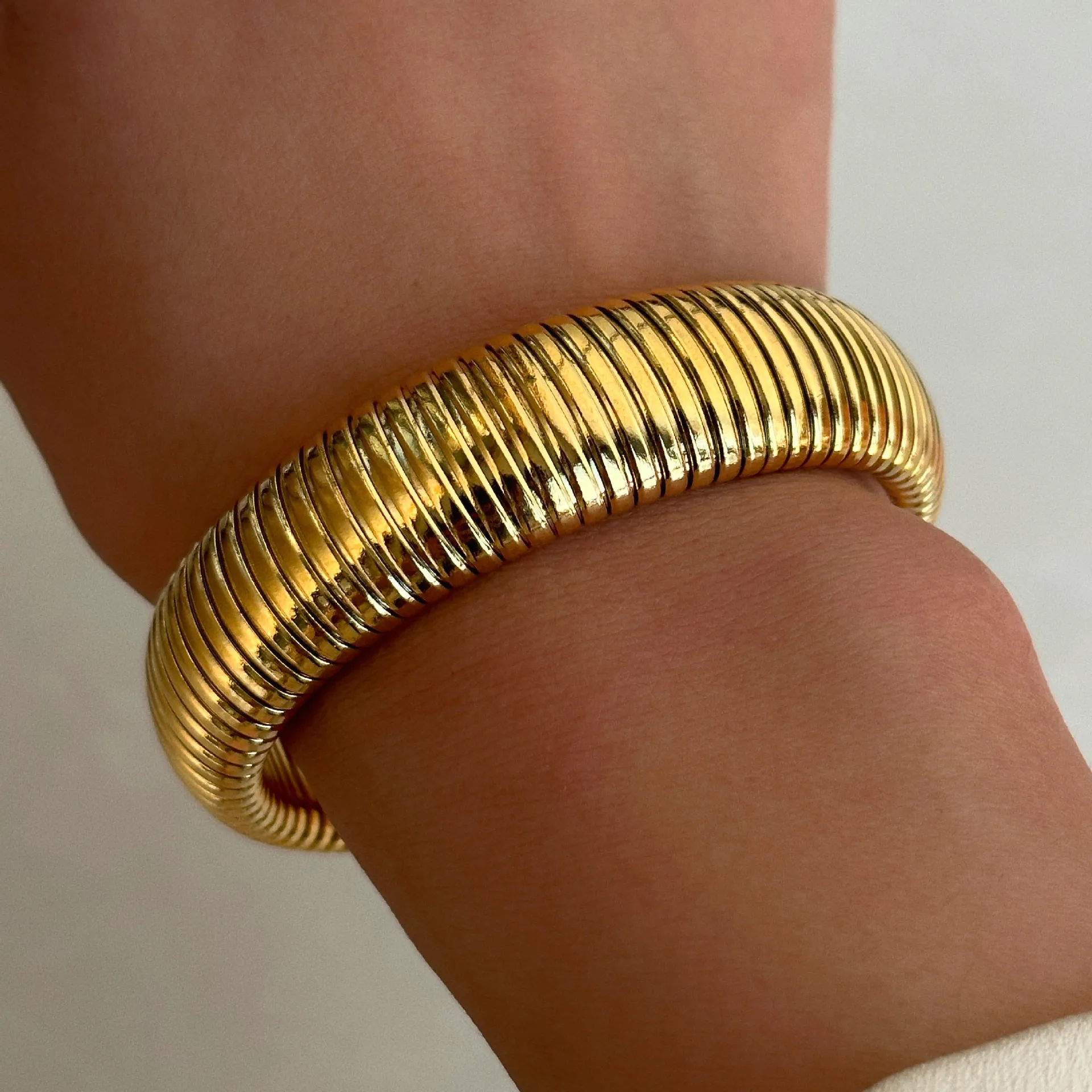 Solid Color IG Style Basic 18K Gold Plated 304 Stainless Steel Bangle In Bulk display picture 9