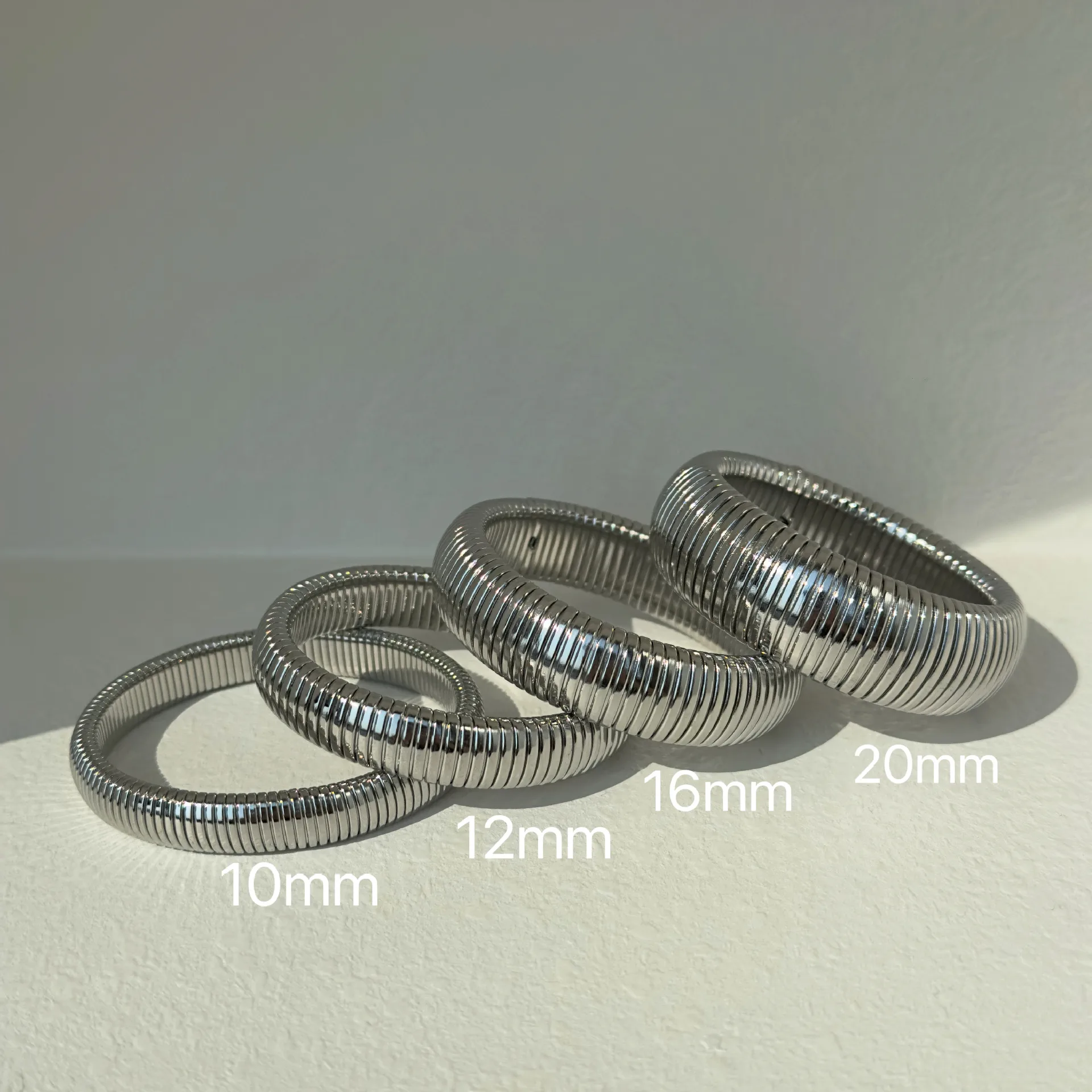 Couleur Unie Style IG De Base Plaqué Or 18K Acier Inoxydable 304 Bracelet En Masse display picture 5