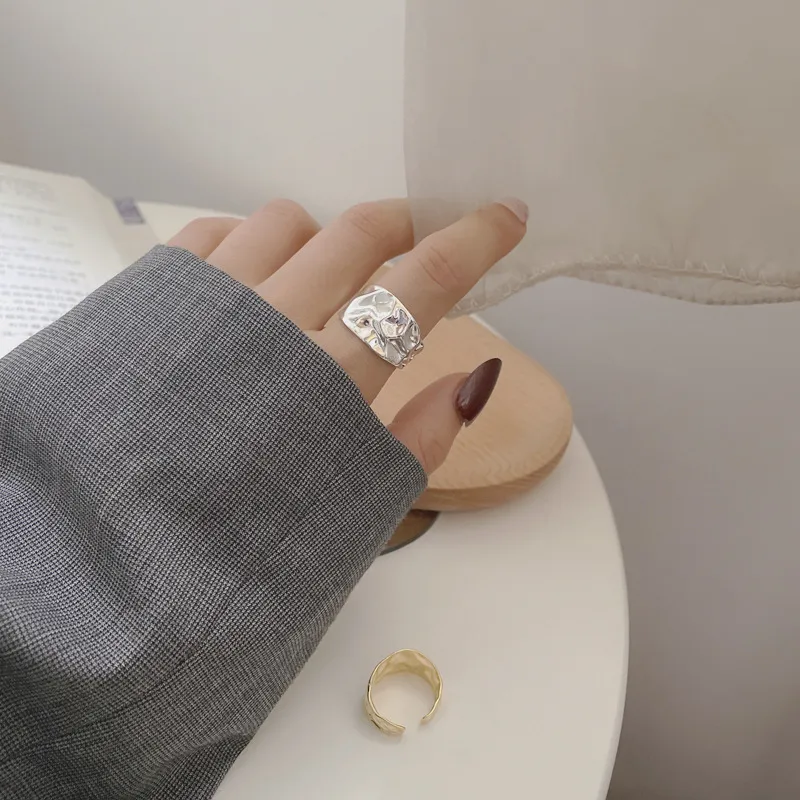 Décontractée Style Moderne Style Simple Argent Sterling 925 Couleur Unie Monogramme Fissure Placage Plaqué Or 18K Plaqué Argent Femmes Bague Large Bande Anneau Ouvert Anneaux display picture 4