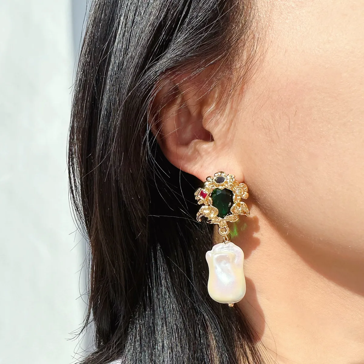 1 Pair Irregular Flower Retro Baroque Style Natural Stone Pearl 24K Gold Plated Pearl Zircon Inlay Drop Earrings display picture 2