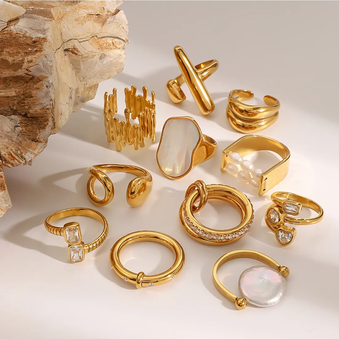 Estilo Vintage Estilo Francés Acero Inoxidable 304 Geométrico Enchapado Cascarón Circón Mujeres Anillos Abiertos Anillos display picture 4