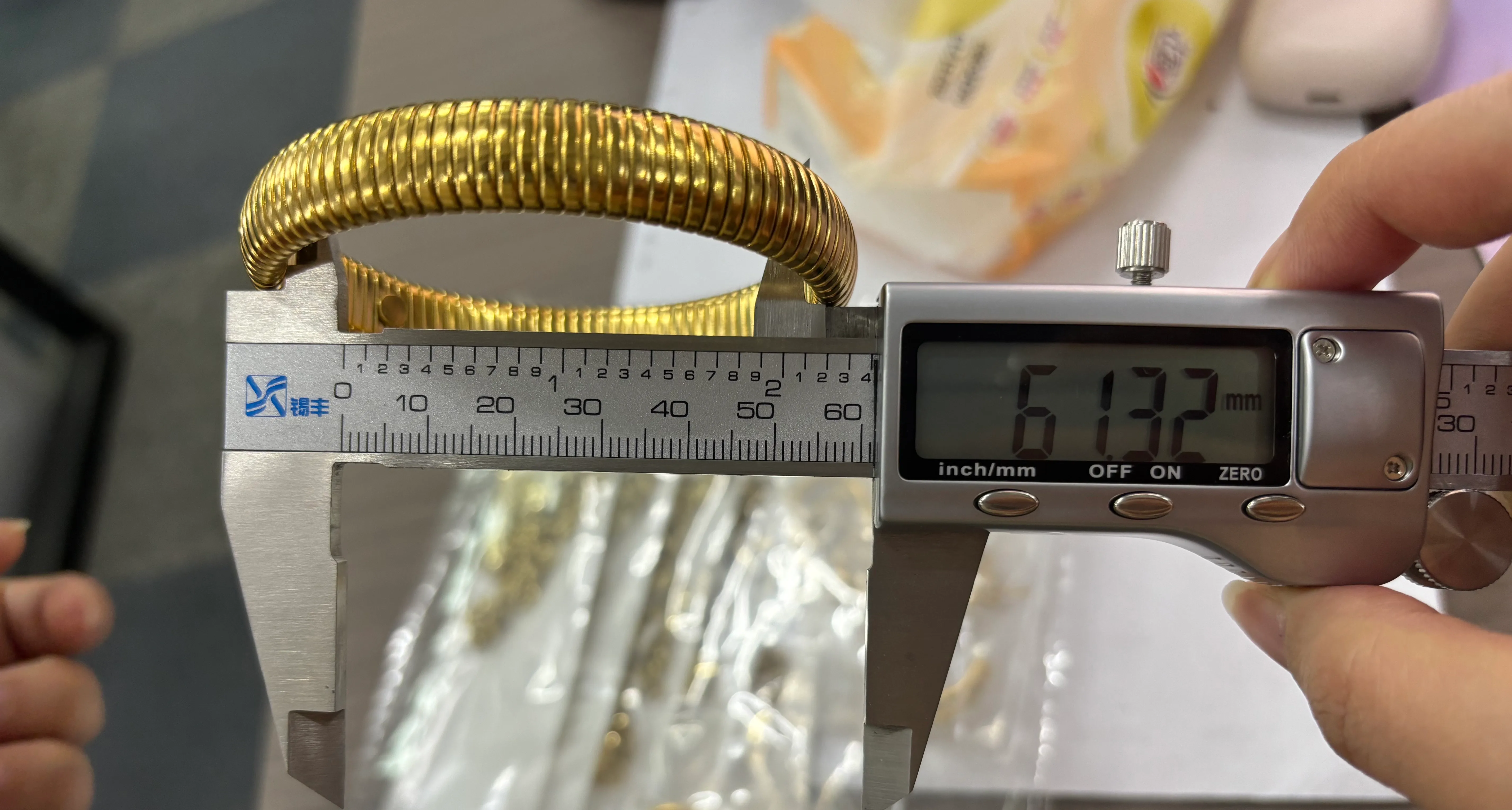 Couleur Unie Style IG De Base Plaqué Or 18K Acier Inoxydable 304 Bracelet En Masse display picture 11