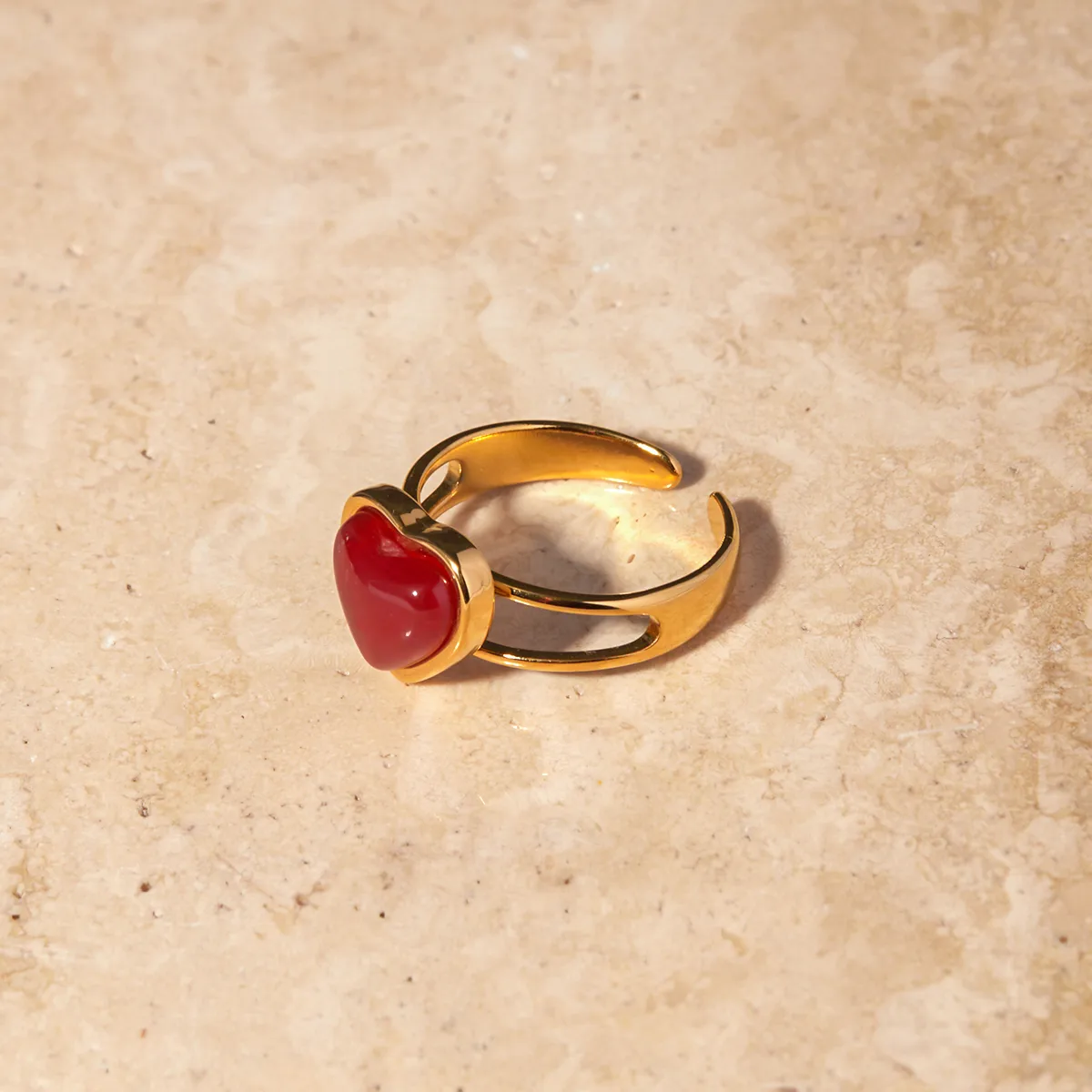 IG Style 304 Stainless Steel Heart Shape Inlay Red Agate 18K Gold Plated Women's Open Rings display picture 3