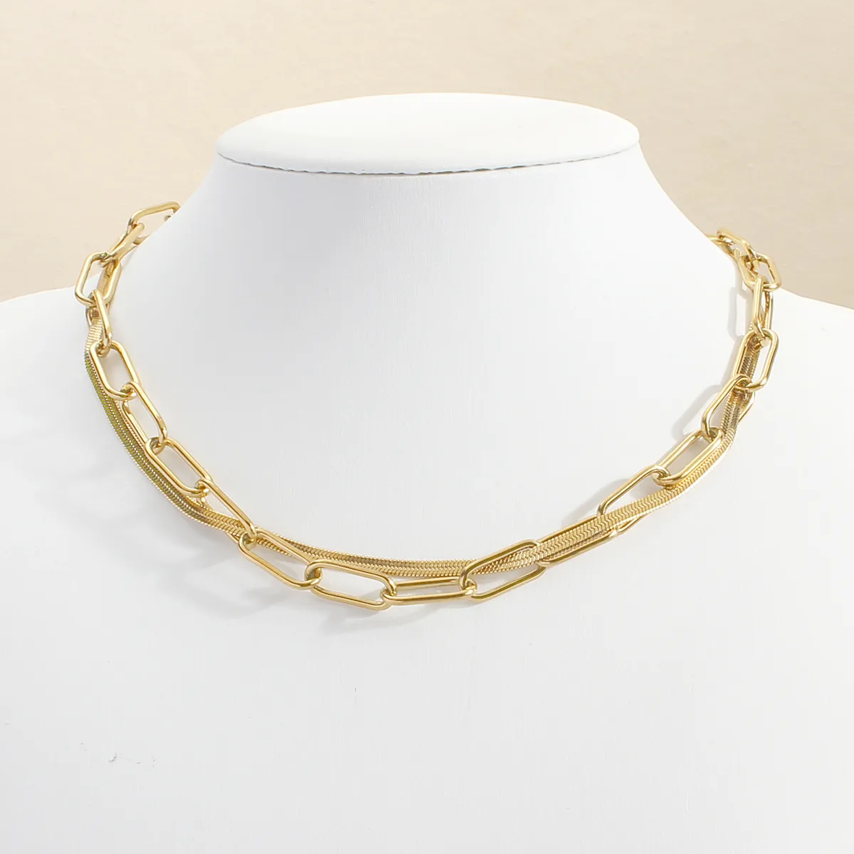 Bijoux En Gros Couleur Unie De Base Style Moderne Style Classique Acier Inoxydable 304 Plaqué Or 18K Colliers Double Couche Placage display picture 1