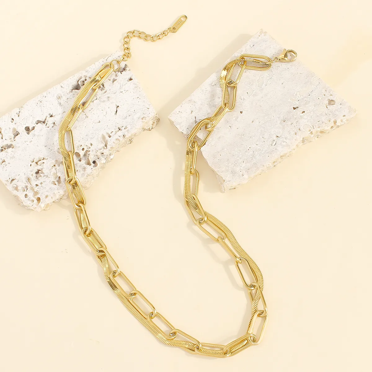 Joyería Al Por Mayor Color Sólido Básico Estilo Moderno Estilo Clásico Acero Inoxidable 304 Chapados en oro de 18k Collares De Doble Capa Enchapado display picture 4