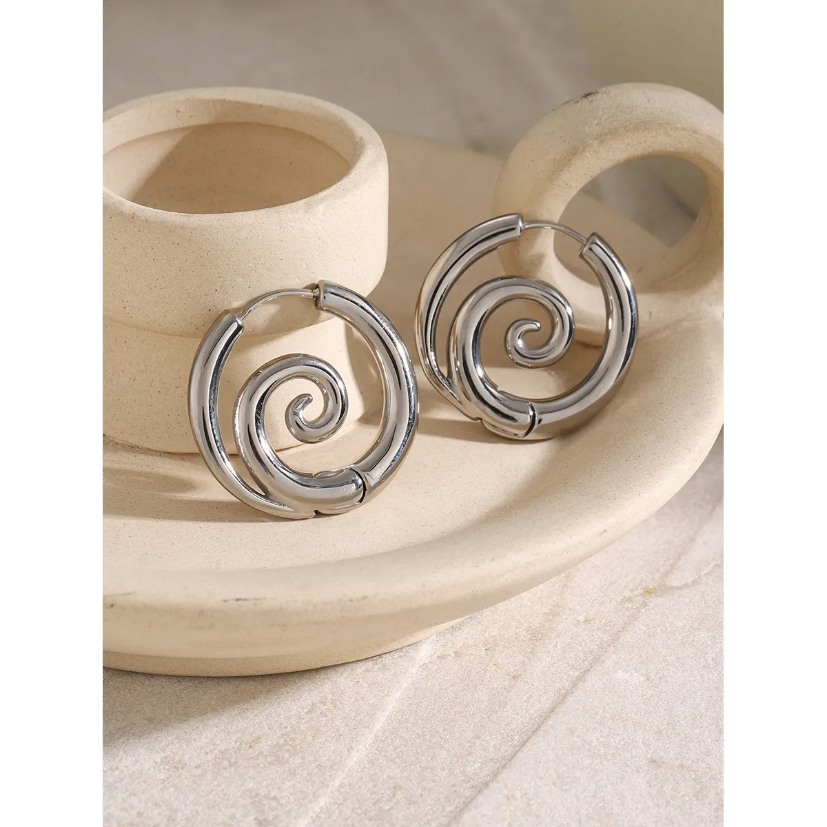 1 Pair Spiral Circle IG Style 304 Stainless Steel 18K Gold Plated Earrings display picture 2