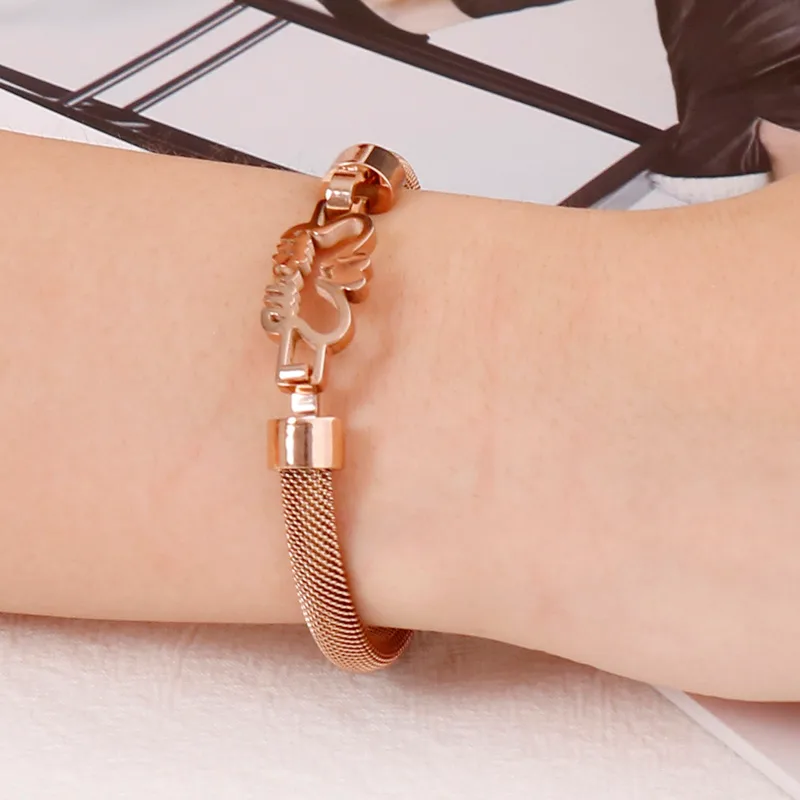 Letra Estilo Simple Chapados en oro de 18k Acero Inoxidable 304 Brazalete Venta Al Por Mayor display picture 5