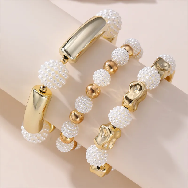 Solid Color Retro Simple Style Commute Alloy Plastic Bracelets Wholesale display picture 1