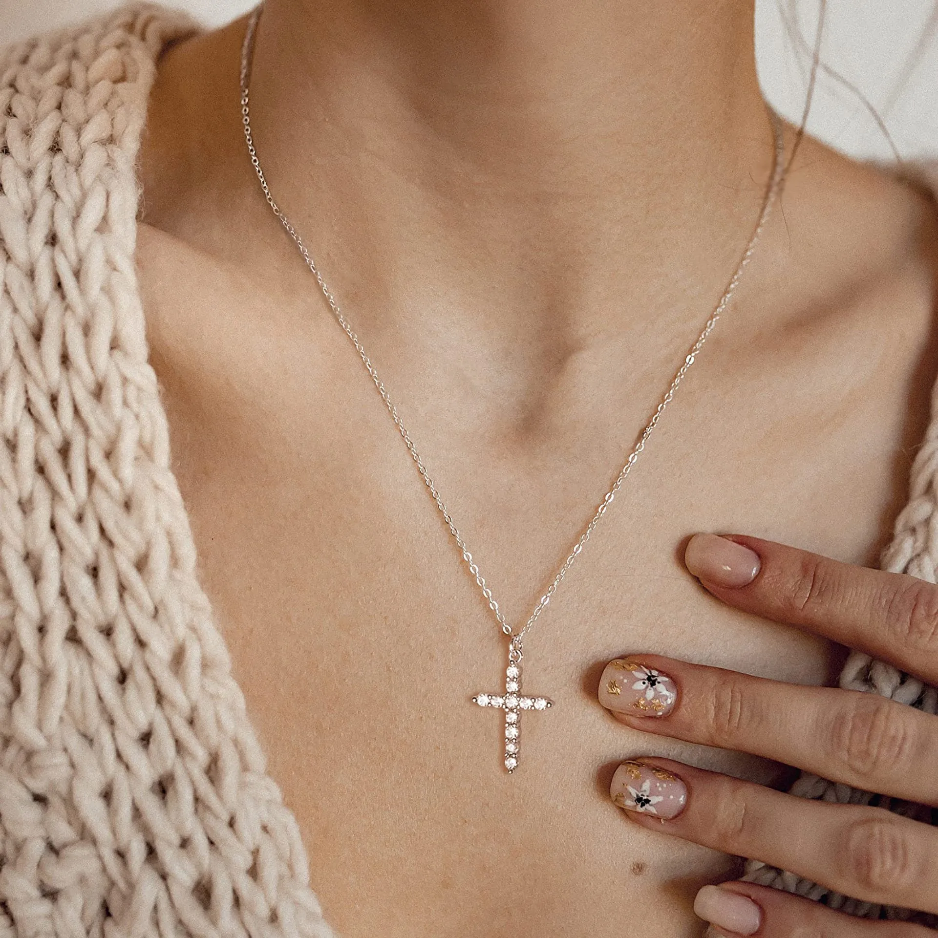 Stainless Steel Gold-plated Cross Pendant Necklace Full Zircon Platinum 18K Gold Cross Necklace For Women display picture 15