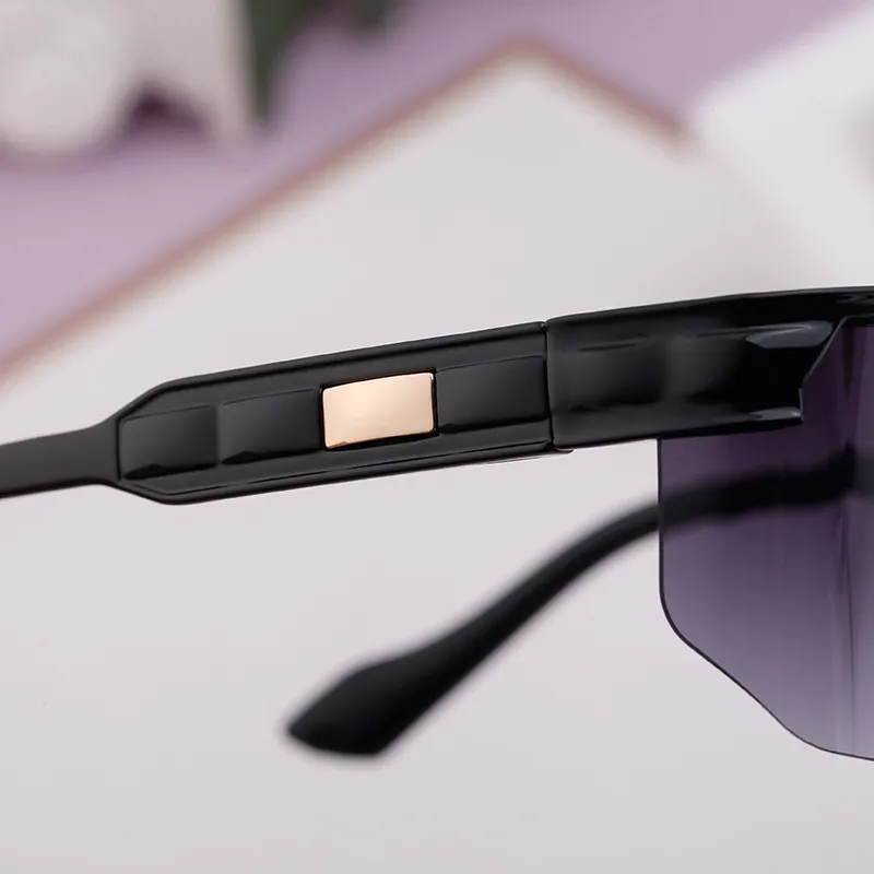 Square Vintage Style Classic Style Geometric Pc Frameless Women's Sunglasses display picture 4