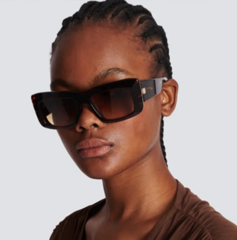 Carré Vêtement De Rue Dégradé De Couleur Pc Plein Cadre Femmes De Lunettes De Soleil display picture 3