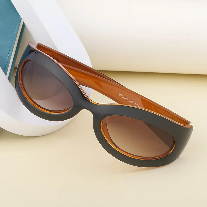 Espejo De Forma Especial Vacaciones Estilo Simple Color Sólido Ordenador Personal Fotograma Completo Gafas De Sol Mujer display picture 1