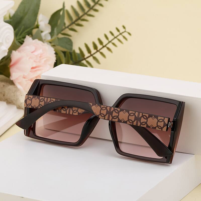 Carré Vêtement De Rue Dégradé De Couleur Pc Plein Cadre Femmes De Lunettes De Soleil display picture 6