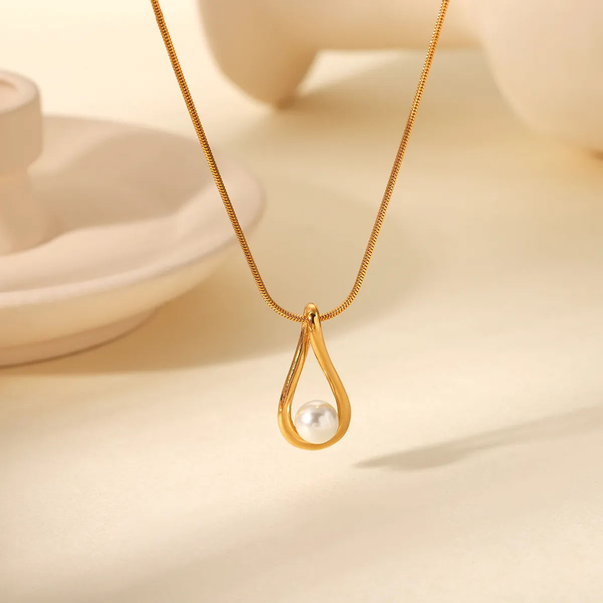Water Droplets IG Style Retro 304 Stainless Steel Titanium Steel 18K Gold Plated Pendant Necklace display picture 2