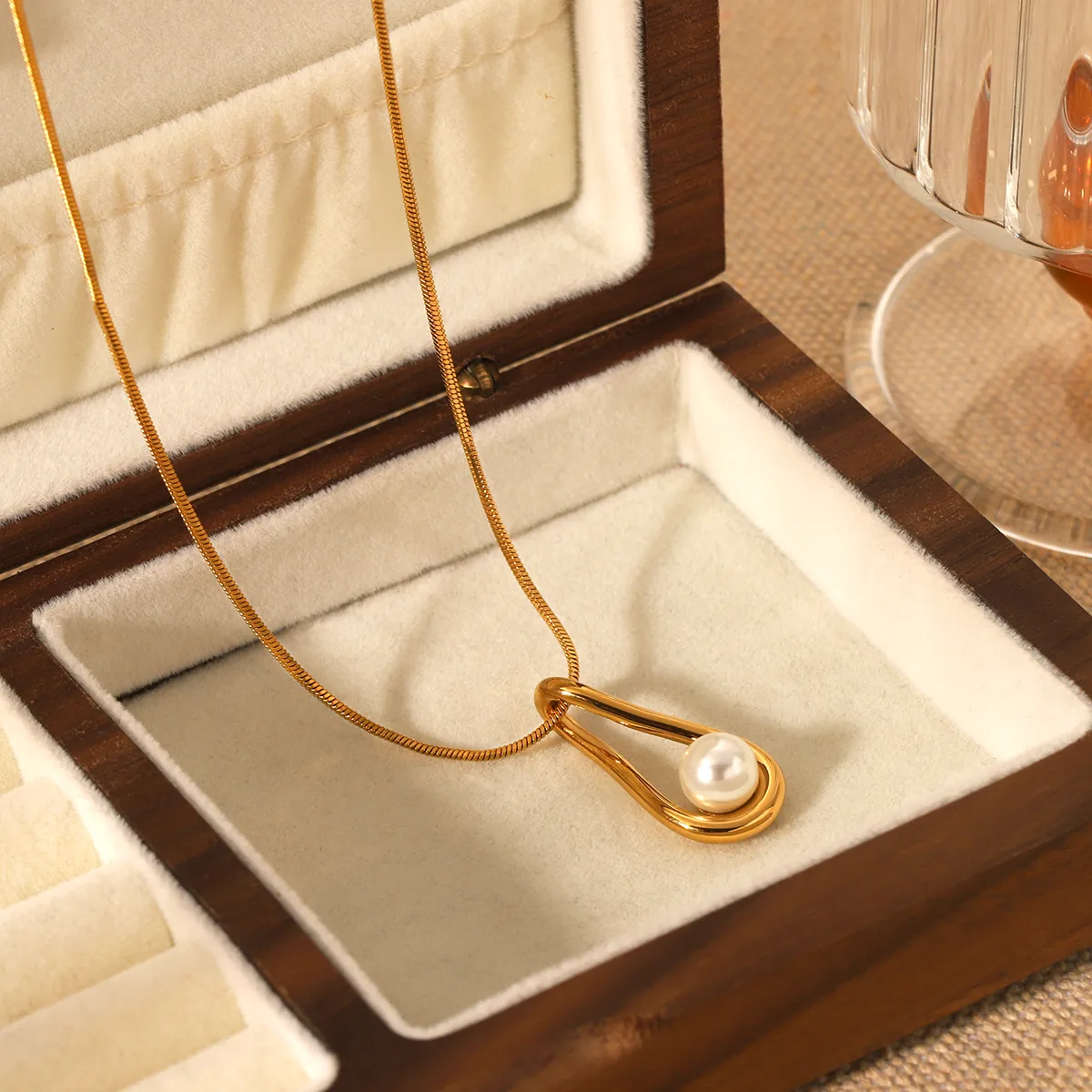 Water Droplets IG Style Retro 304 Stainless Steel Titanium Steel 18K Gold Plated Pendant Necklace display picture 3