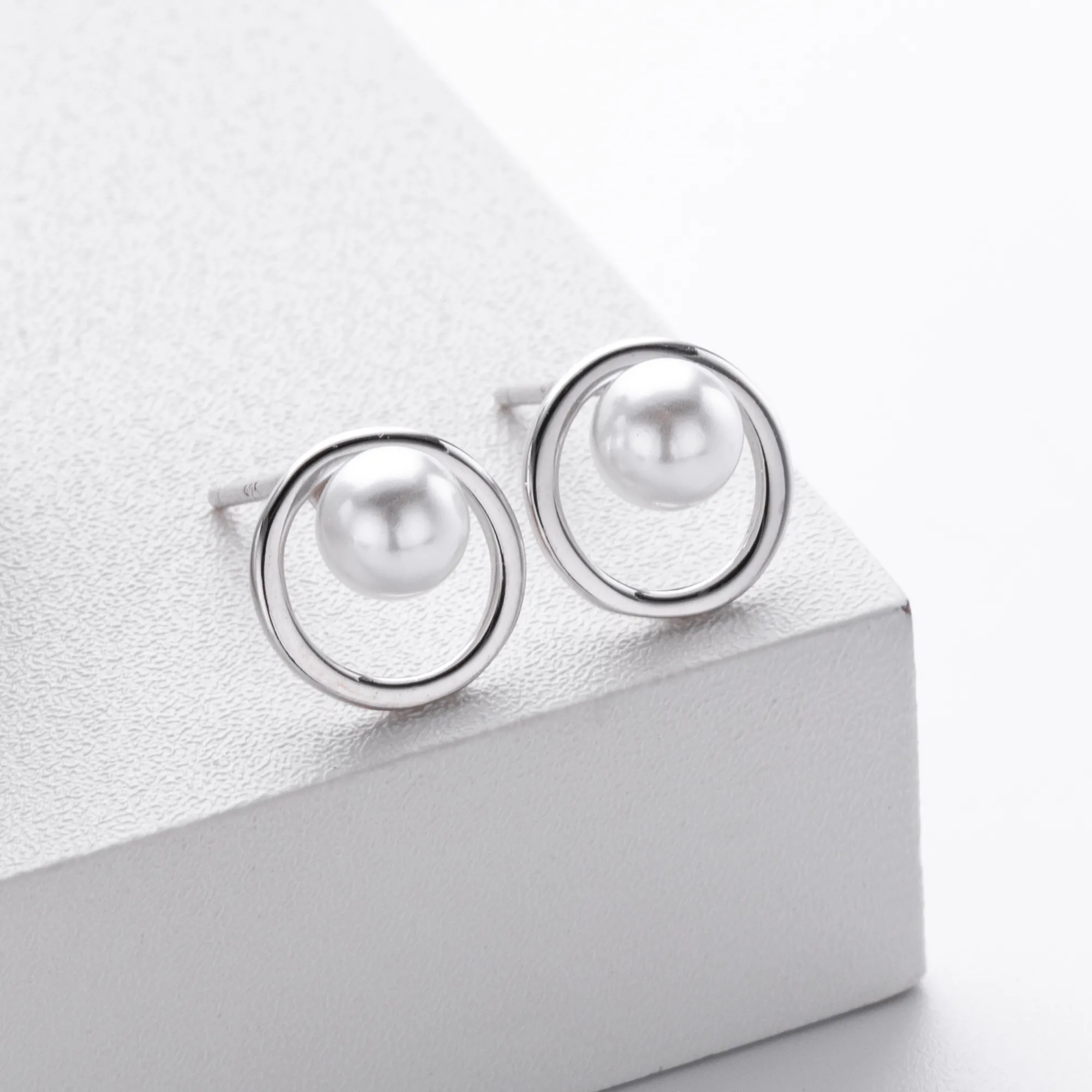 1 Pair 925 Sterling Silver Pearl 18K Gold Plated Platinum Plated Rhodium Plated Round Ear Studs display picture 3
