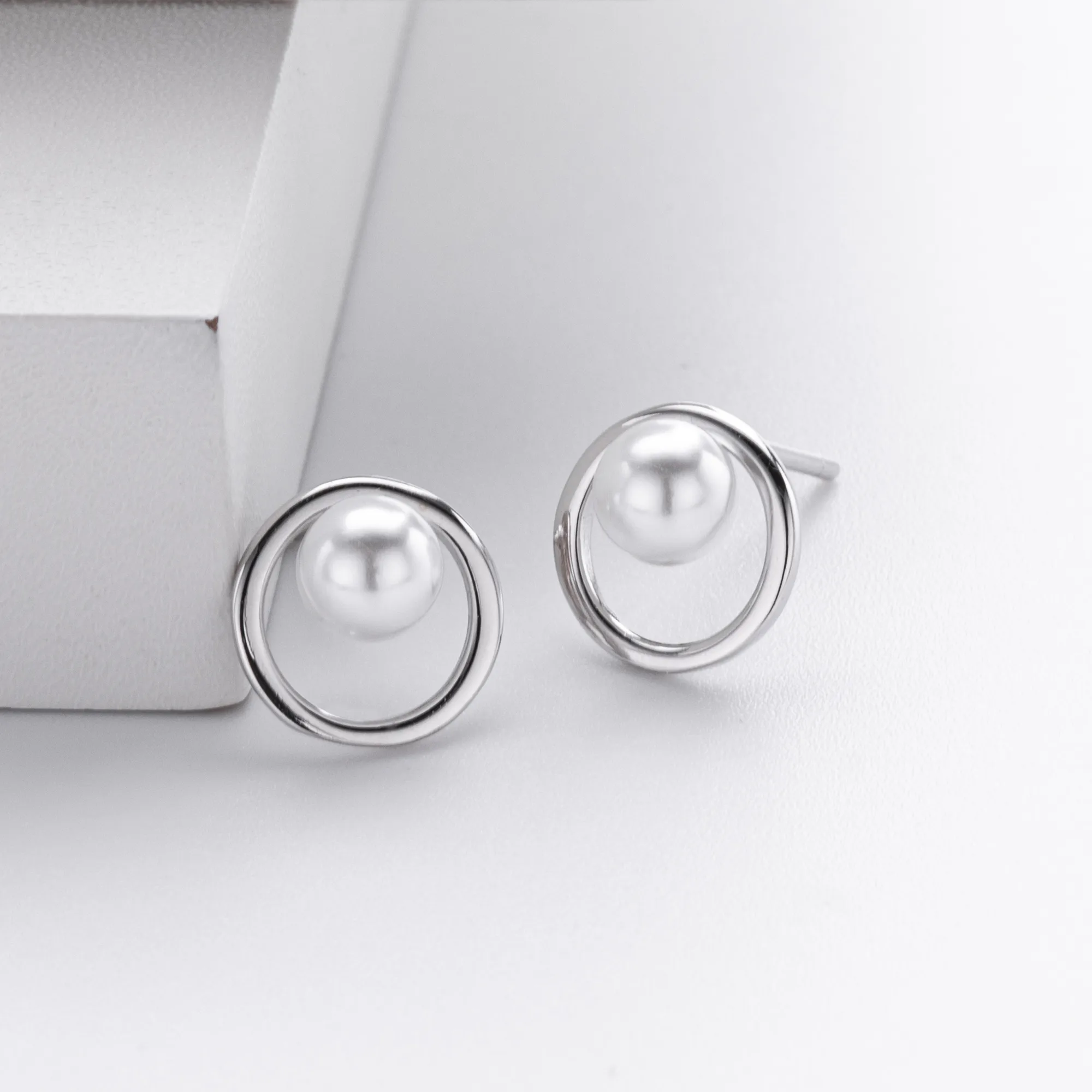 1 Pair 925 Sterling Silver Pearl 18K Gold Plated Platinum Plated Rhodium Plated Round Ear Studs display picture 11