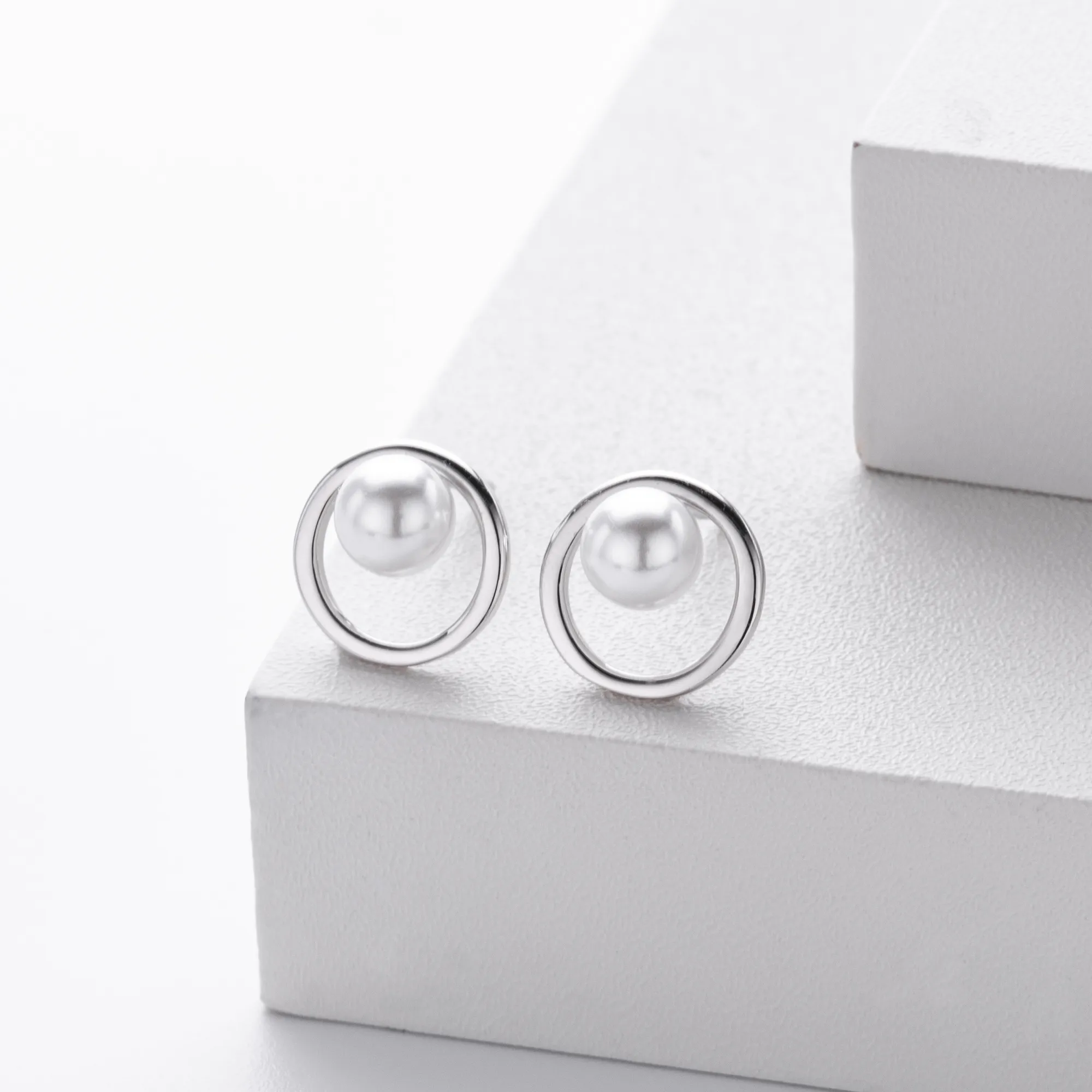 1 Pair 925 Sterling Silver Pearl 18K Gold Plated Platinum Plated Rhodium Plated Round Ear Studs display picture 5