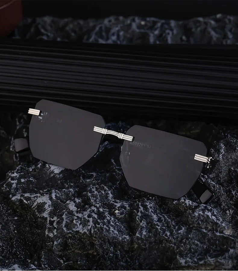 Square Vacation Solid Color Tinted Lenses Frameless Men's Sunglasses display picture 4