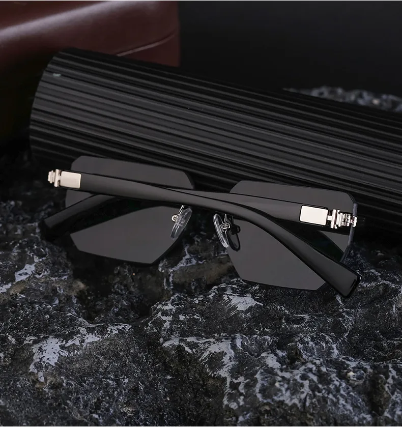Square Vacation Solid Color Tinted Lenses Frameless Men's Sunglasses display picture 6