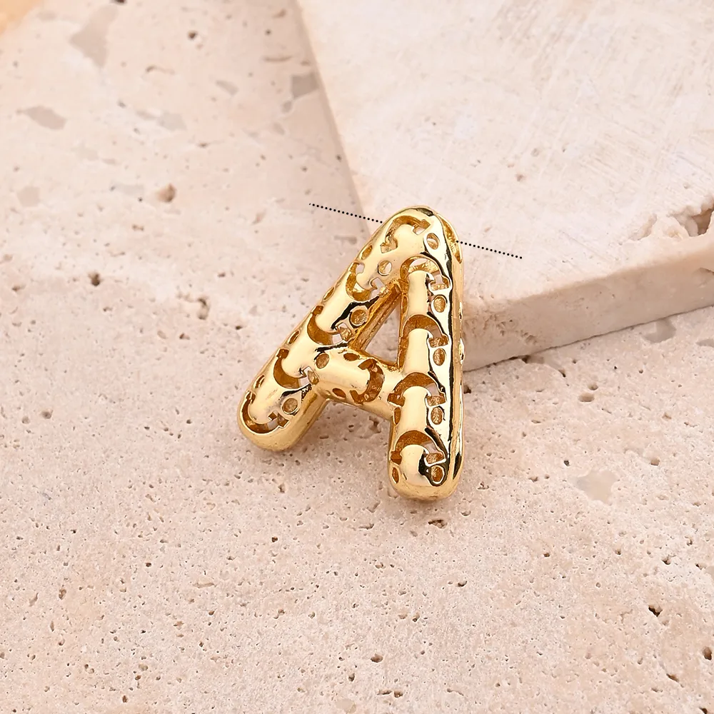 1 Pc/Package Copper 18K Gold Plated Polished Letter Pendant display picture 3