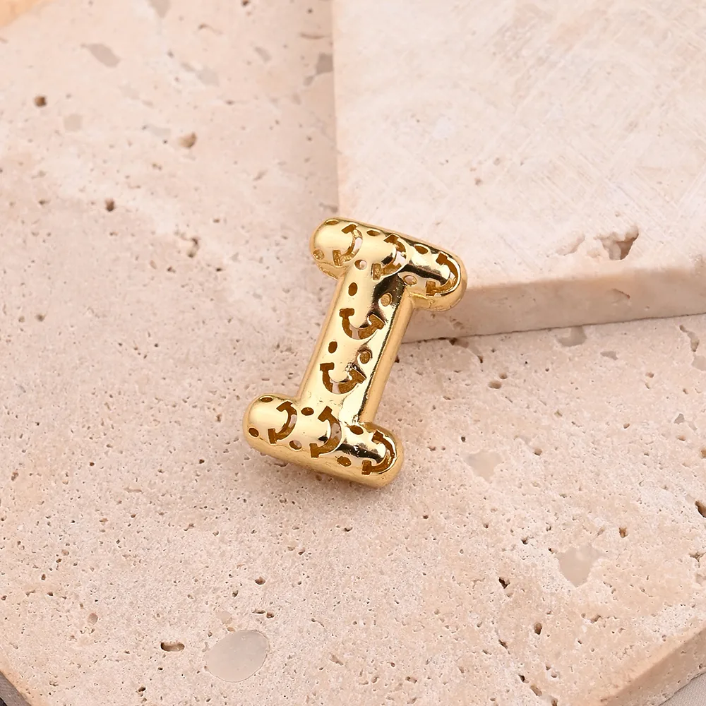 1 Pc/paquet Le Cuivre Plaqué Or 18K Brillant Lettre Pendentif display picture 11