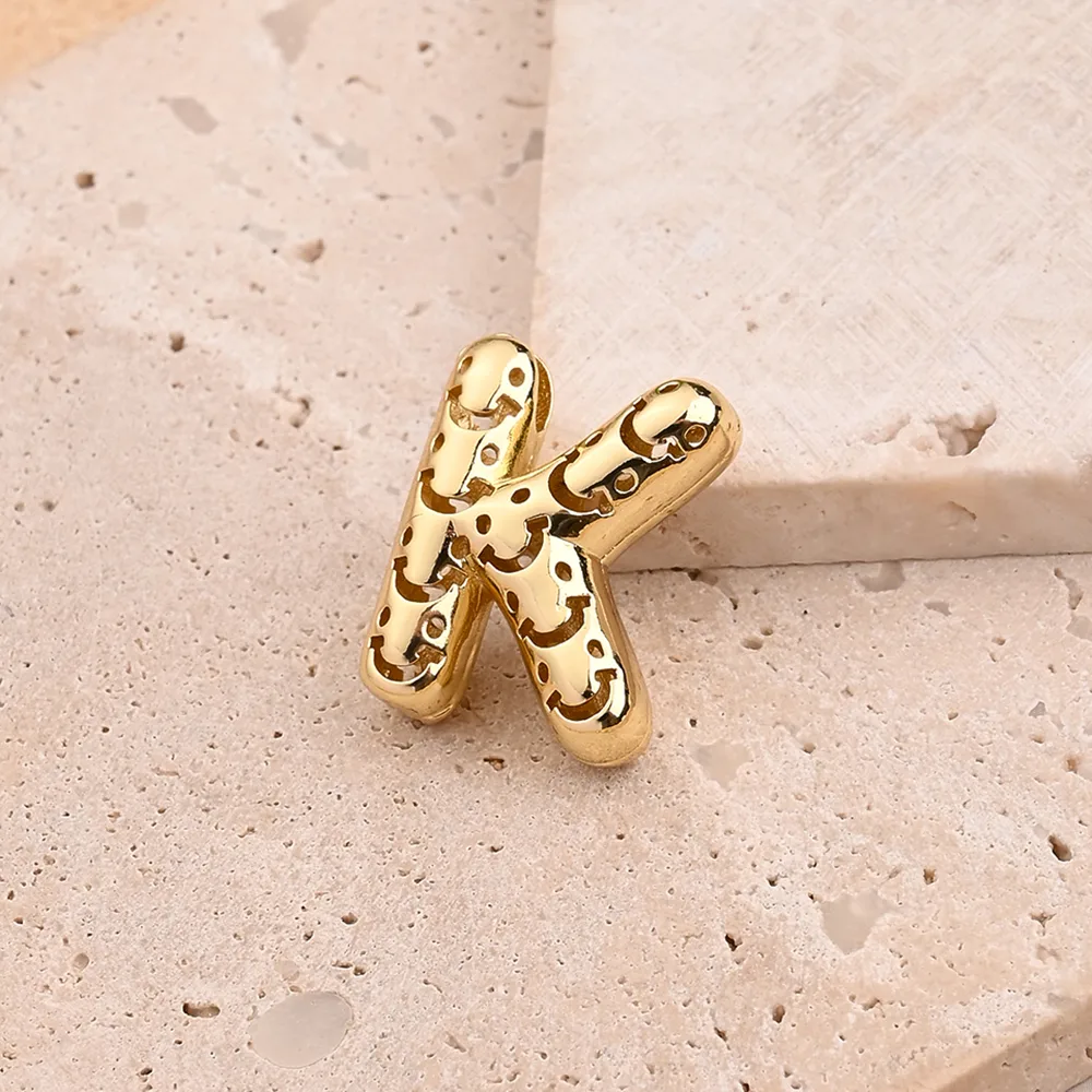 1 Pc/paquet Le Cuivre Plaqué Or 18K Brillant Lettre Pendentif display picture 7