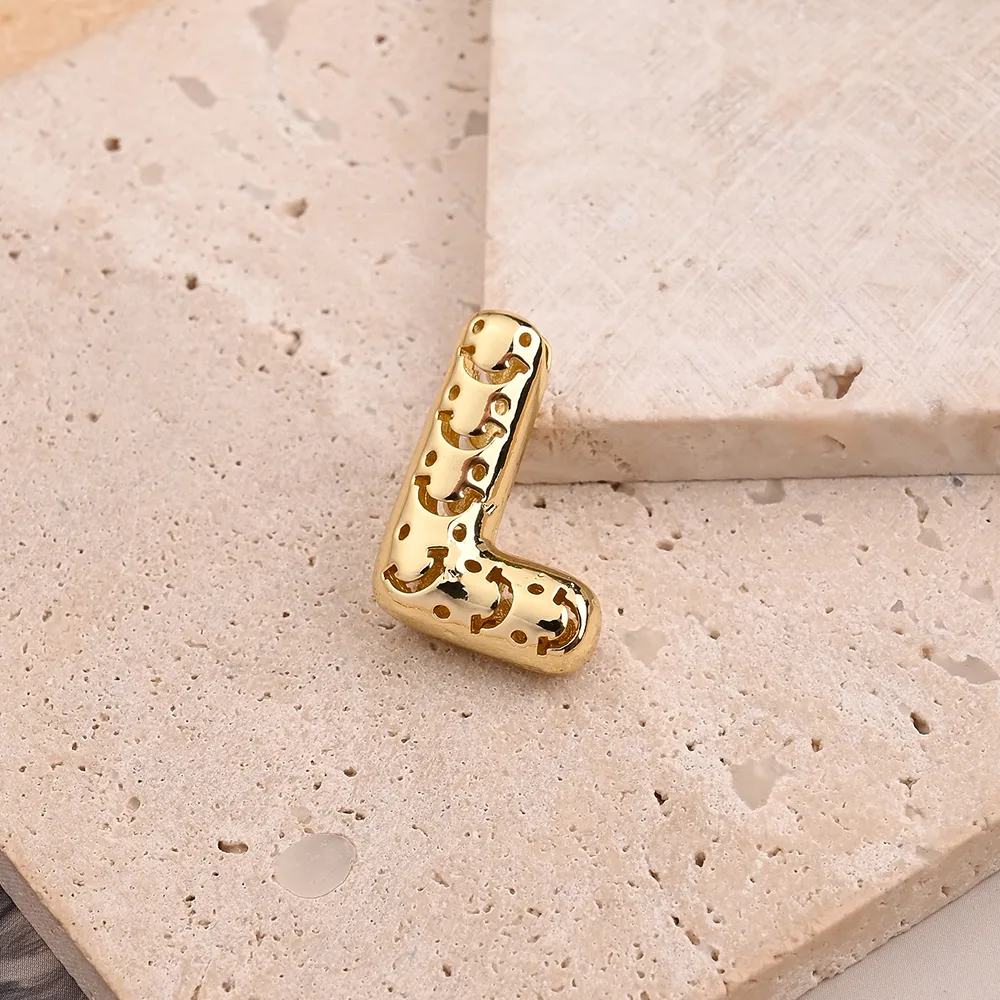 1 Pc/Package Copper 18K Gold Plated Polished Letter Pendant display picture 27