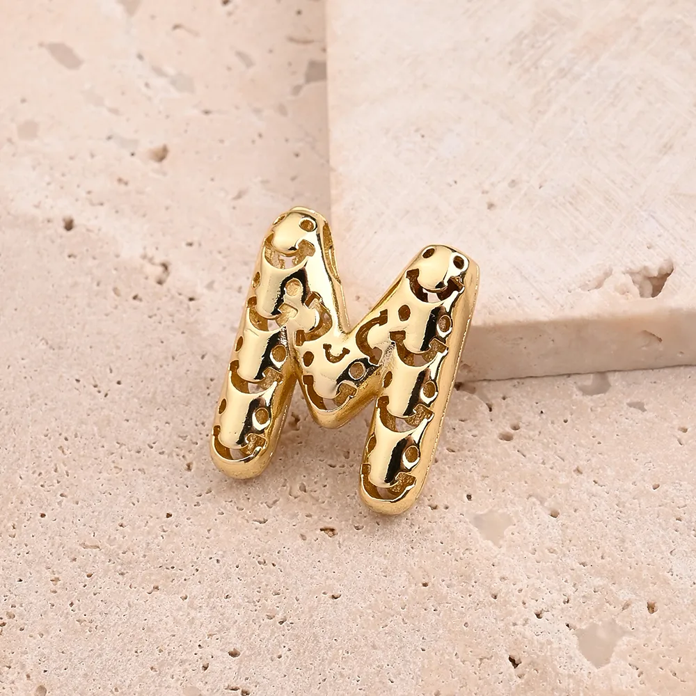 1 Pc/paquet Le Cuivre Plaqué Or 18K Brillant Lettre Pendentif display picture 15