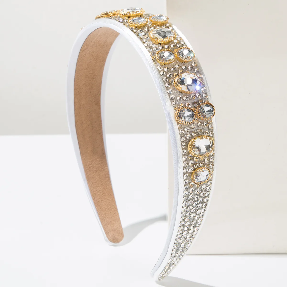 Mujeres Banda Para El Cabello Ronda Retro Estilo Moderno Cristal Artificial Tela Diamante Banda Para El Cabello display picture 5