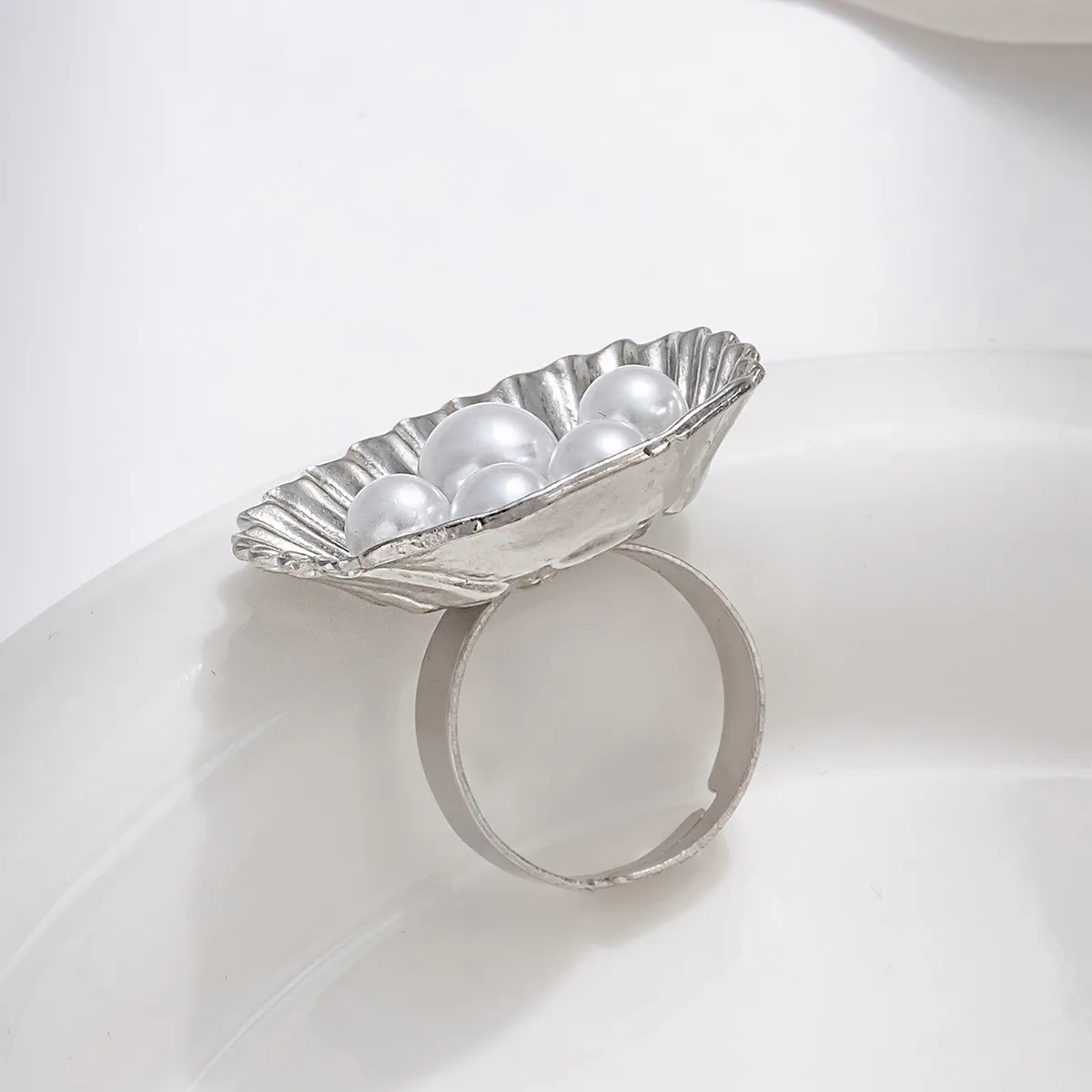 Casual Classical Vintage Style Alloy Round Starry Sky Pearl Women's Open Rings display picture 10