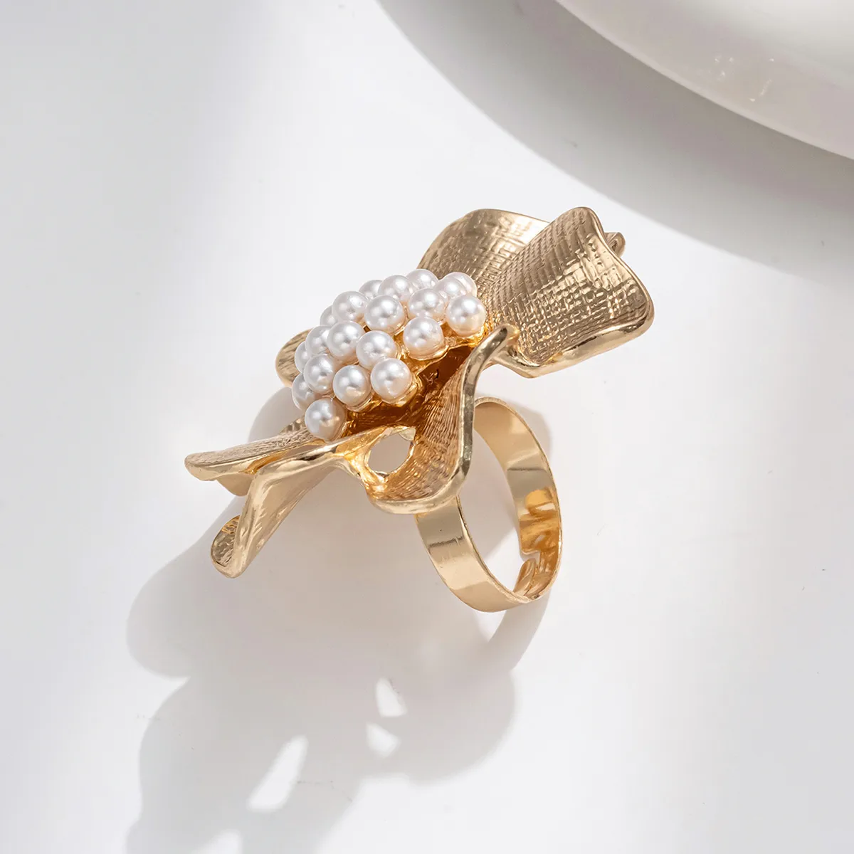 Elegant Classical Vintage Style Alloy Flower Women's Open Rings display picture 11