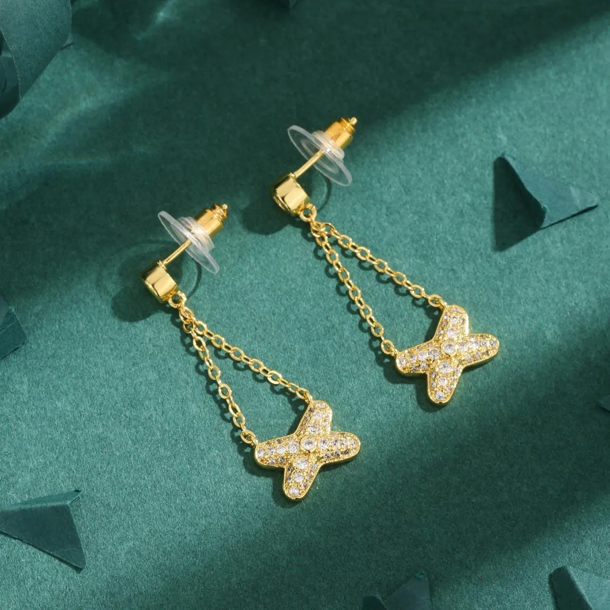 1 Par Letra Glamour Lujoso Dulce Cobre Chapados En Oro De 18K Circón Embutido Pendientes display picture 1