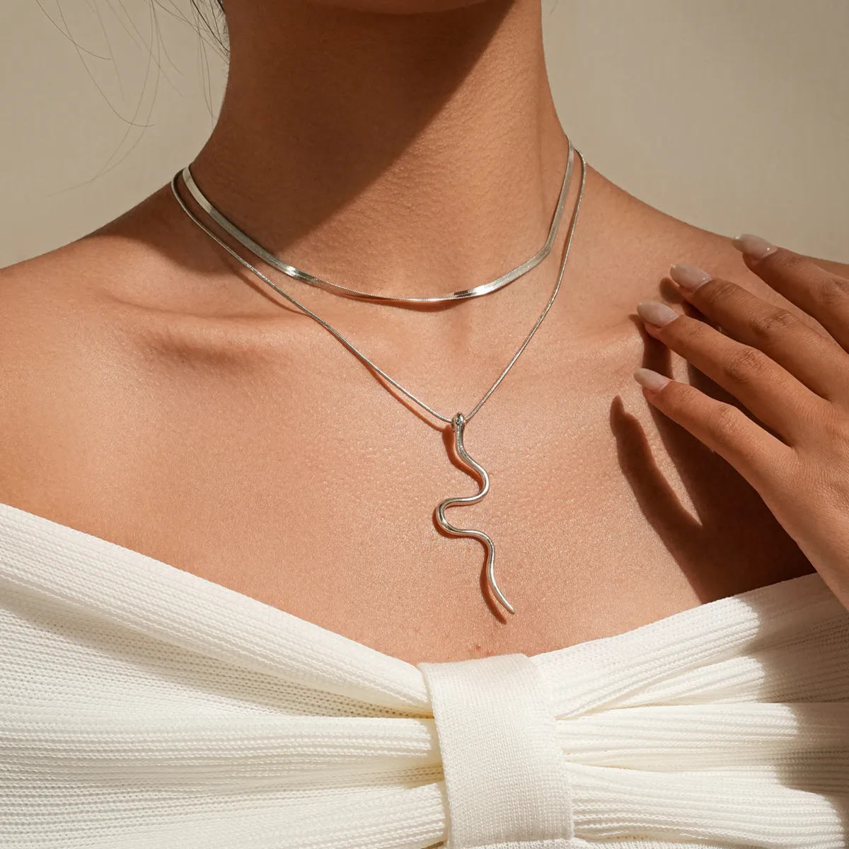 Snake Vintage Style Lady Shiny Alloy Double Layer Necklaces Wholesale display picture 10