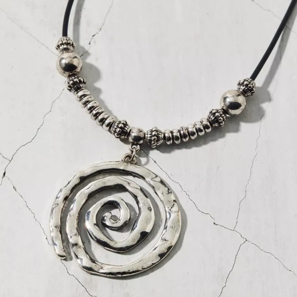 Round Dots Tornado Vintage Style Lady Streetwear Alloy Pendant Necklace Wholesale display picture 4