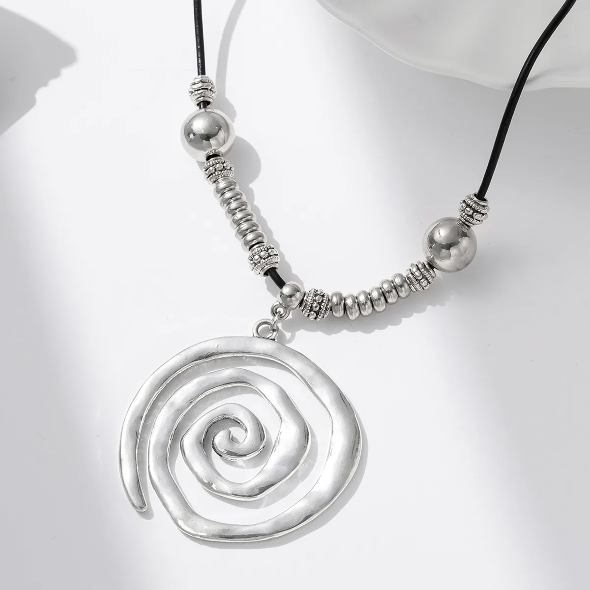 Round Dots Tornado Vintage Style Lady Streetwear Alloy Pendant Necklace Wholesale display picture 9