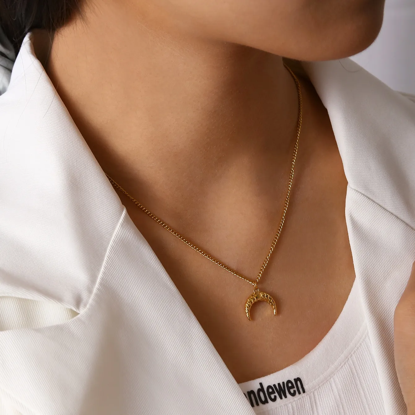 Moon Elegant Lady 304 Stainless Steel 18K Gold Plated Pendant Necklace Lobster Trigger Clasp Closure display picture 7