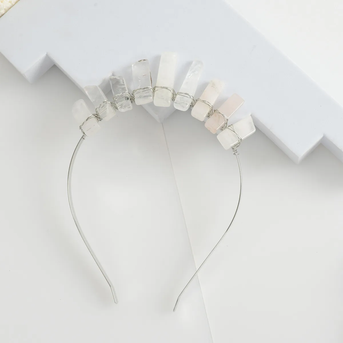 Femmes Géométrique Couleur Unie Rétro Pastorale Alliage Gemme Bande De Cheveux display picture 9