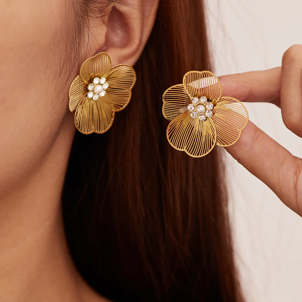 1 Pair Solid Color Simple Style 304 Stainless Steel 18K Gold Plated Artificial Rhinestones Plating Inlay Ear Studs display picture 6